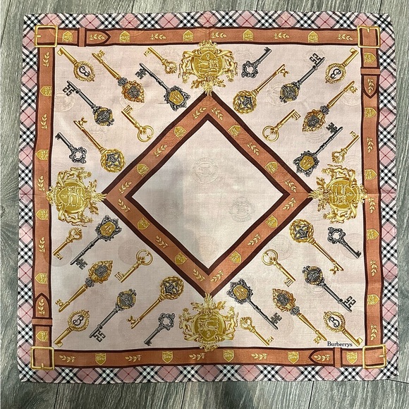 Burberry silk scarf very rare with hidden pattern comes with a free designer gif - Picture 2 of 8
